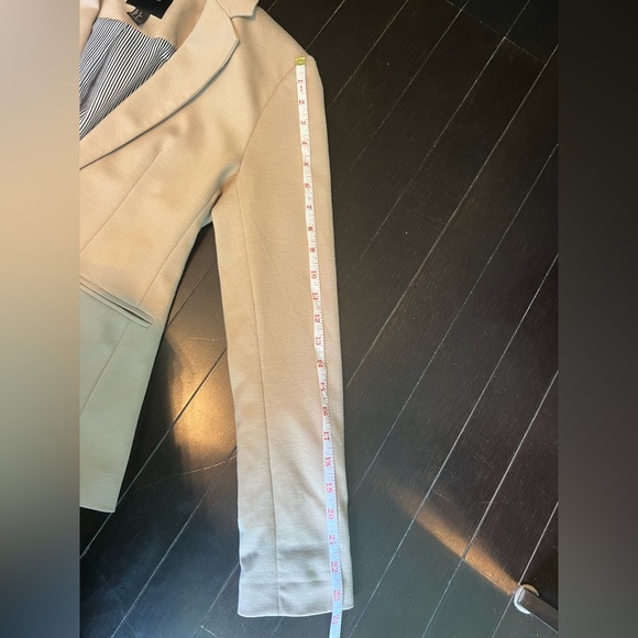 F21 Cotton Blazer with Pinstripe Lining - Picture 6 of 9